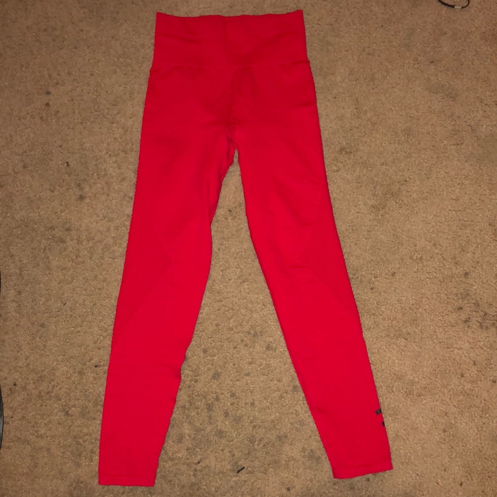 Victoria’s Secret PINK Cool and Comfy leggings